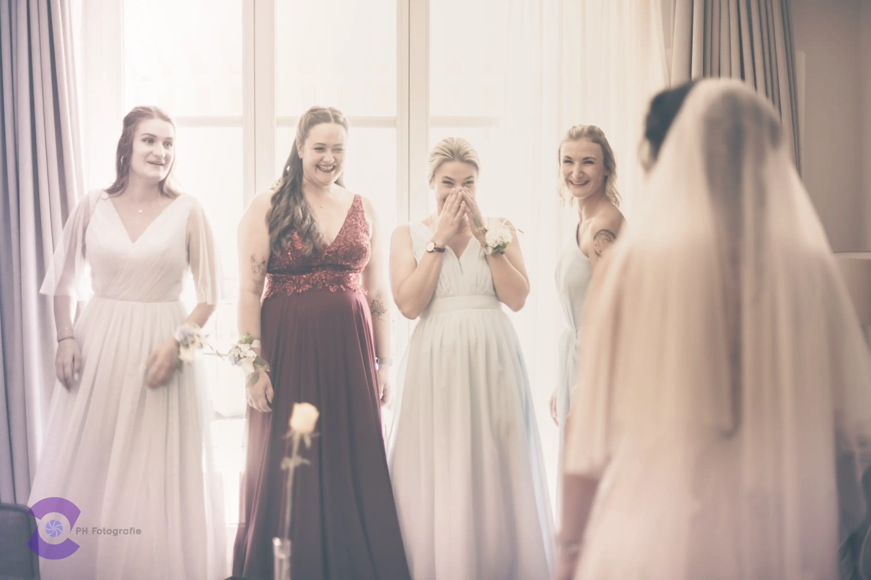 Brautbesties%20beim%20Ankleiden